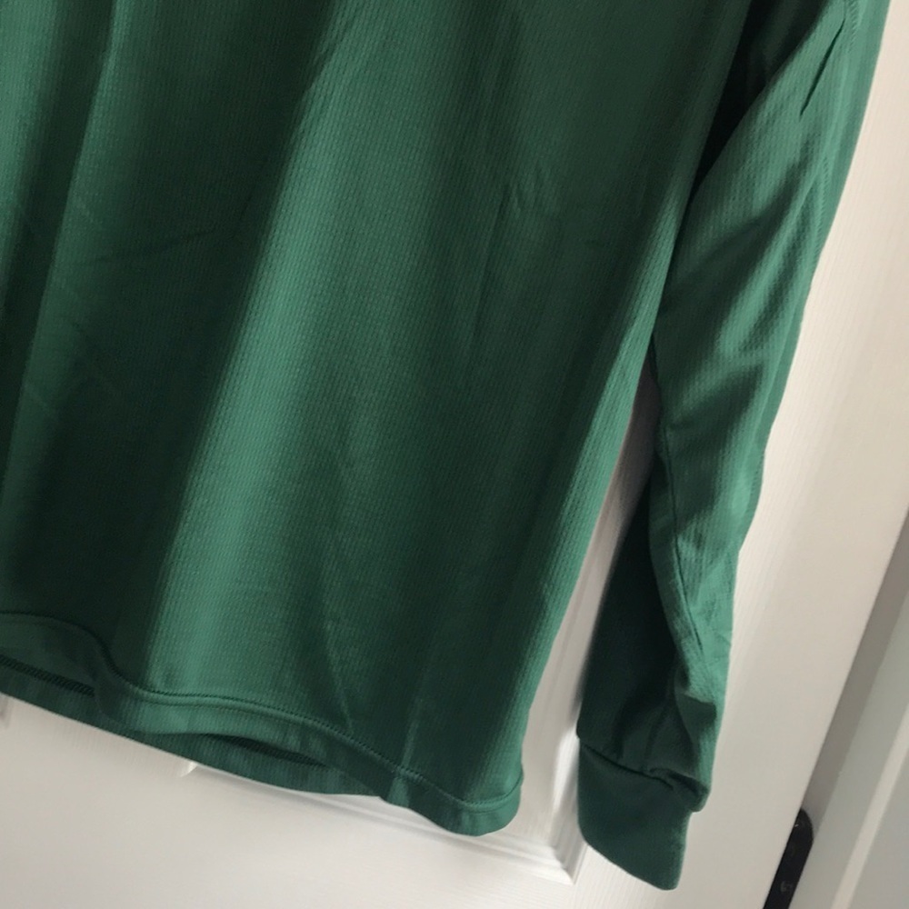 NWT kid’s long sleeve Mizuno performance top XL - Picture 3 of 8